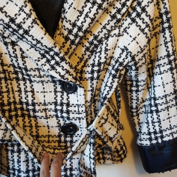 Blazer - Picture 2 of 5